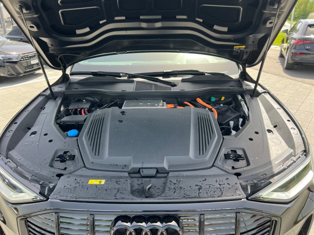 AUDI e-tron 50 S Line quattro-image-19