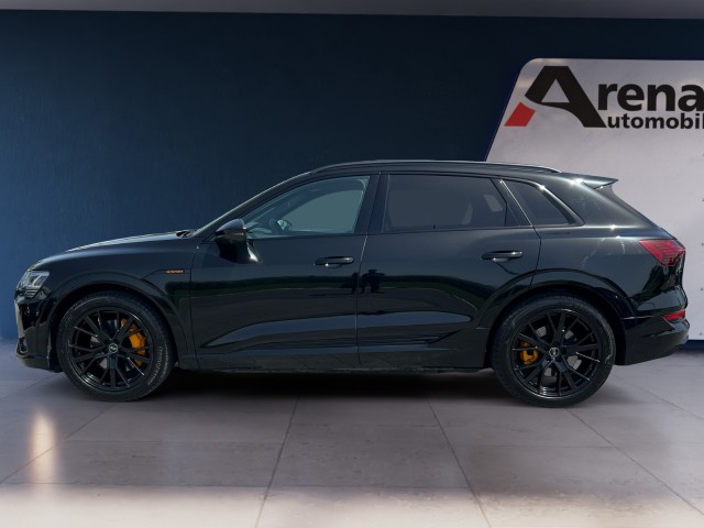 AUDI e-tron 50 S Line quattro-image-1