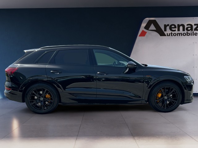 AUDI e-tron 50 S Line quattro-image-5