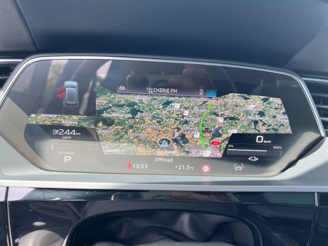 AUDI e-tron 50 S Line quattro-image-13