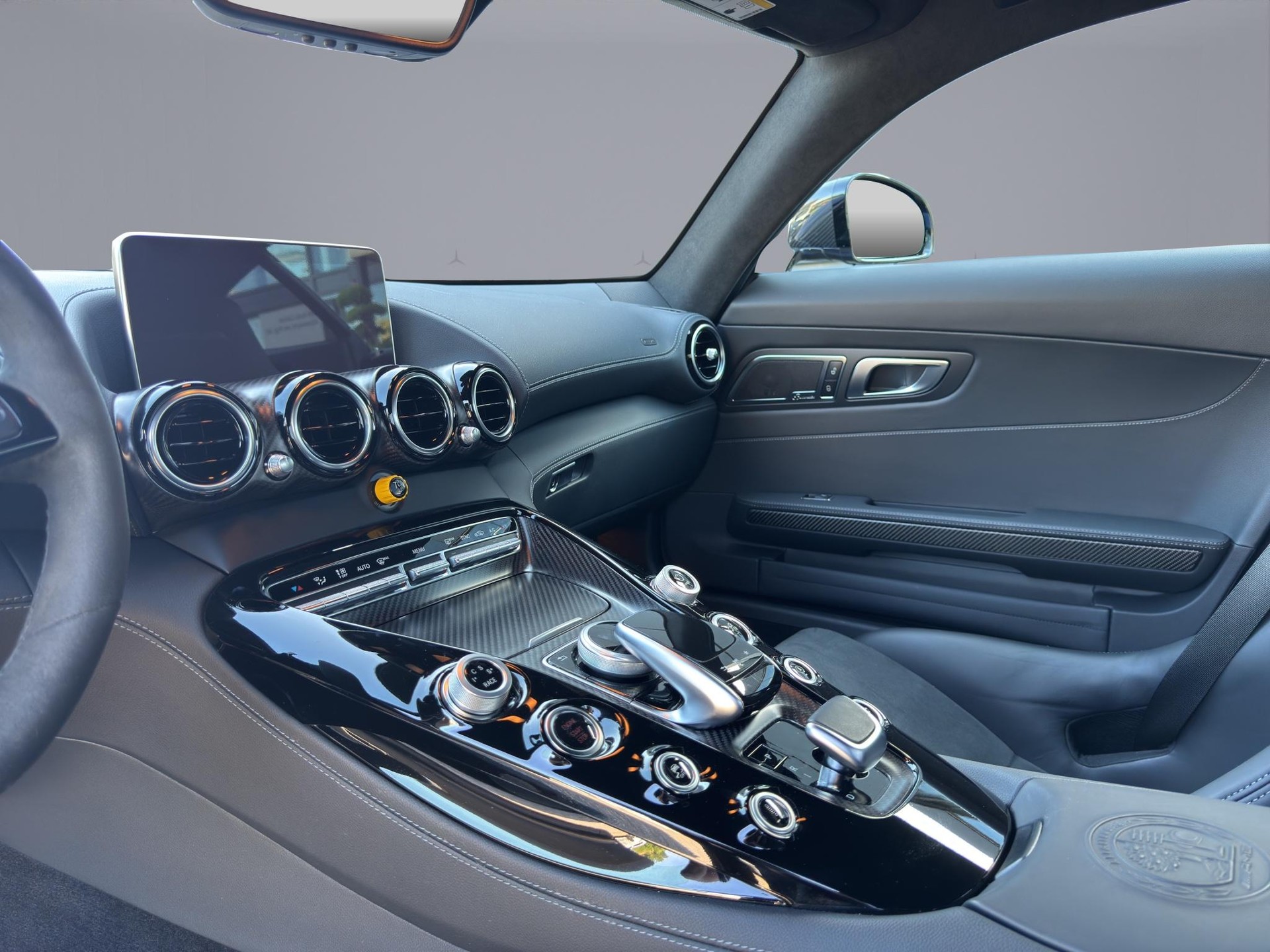 MERCEDES-BENZ AMG GT R Coupé-image-24