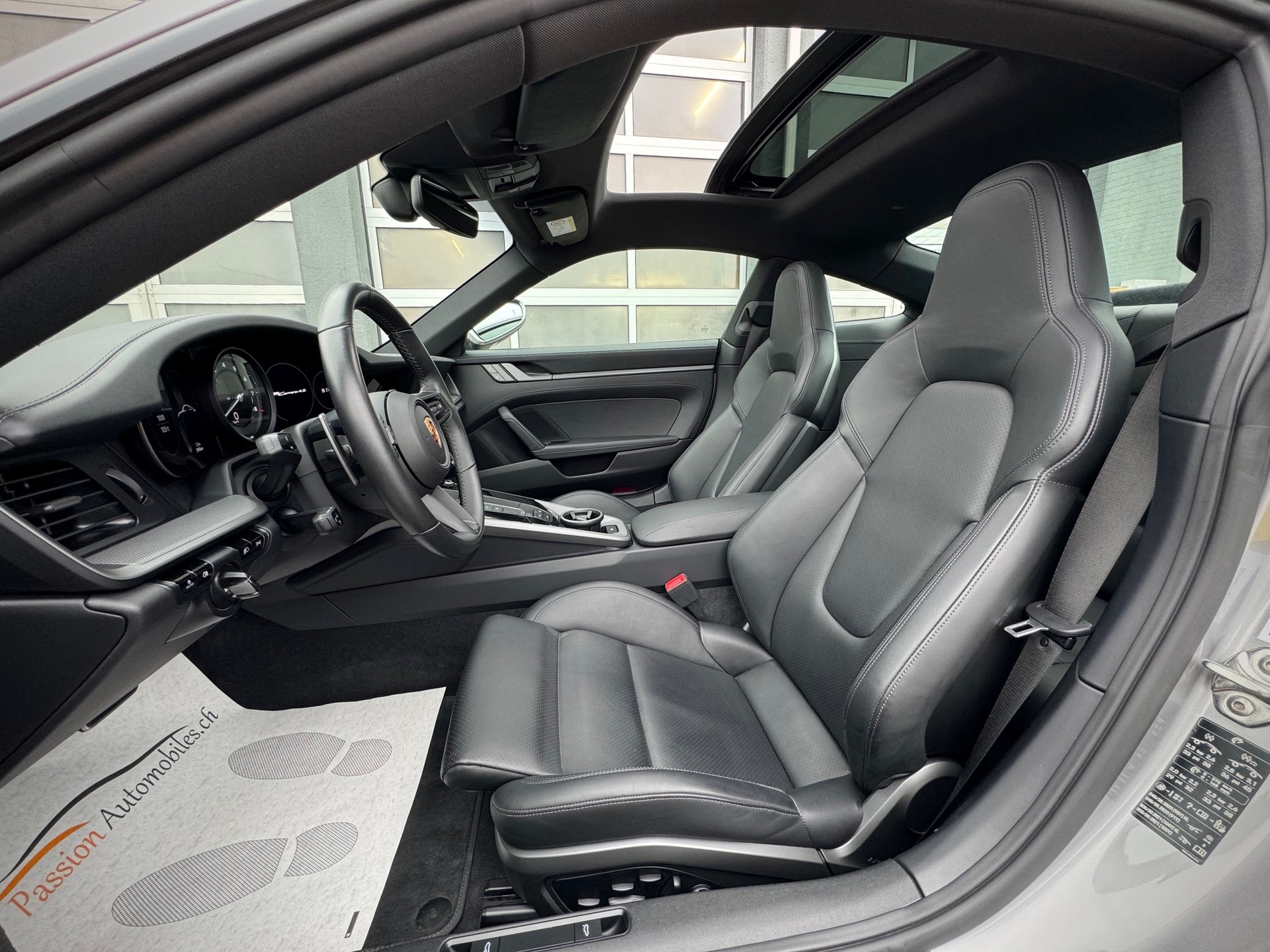 PORSCHE 911 Carrera 4S PDK - Véhicule Suisse (CH)-image-6