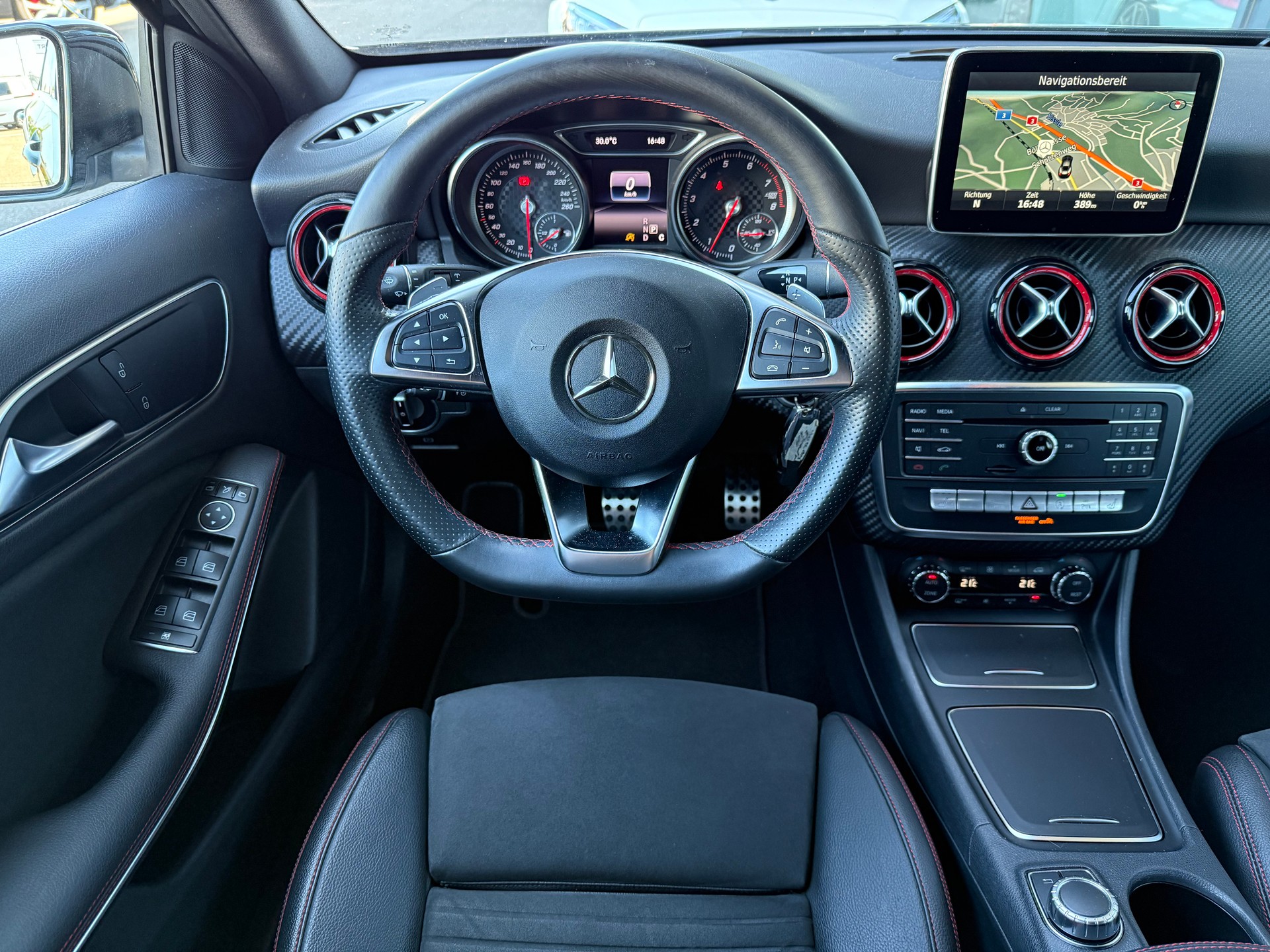 MERCEDES-BENZ A 250 Sport-image-13