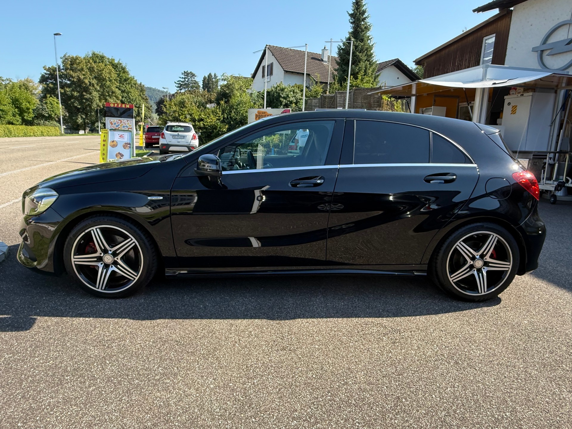 MERCEDES-BENZ A 250 Sport-image-8