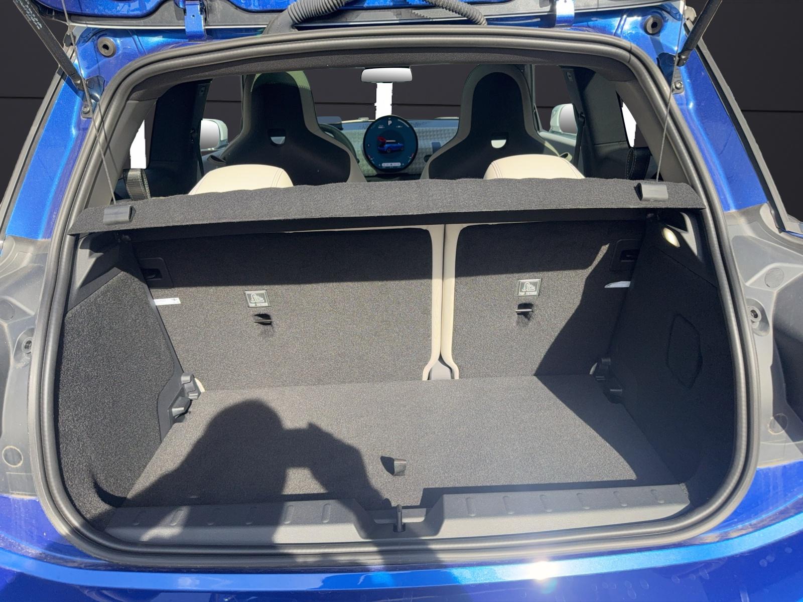 MINI J01 Cooper SE-image-12