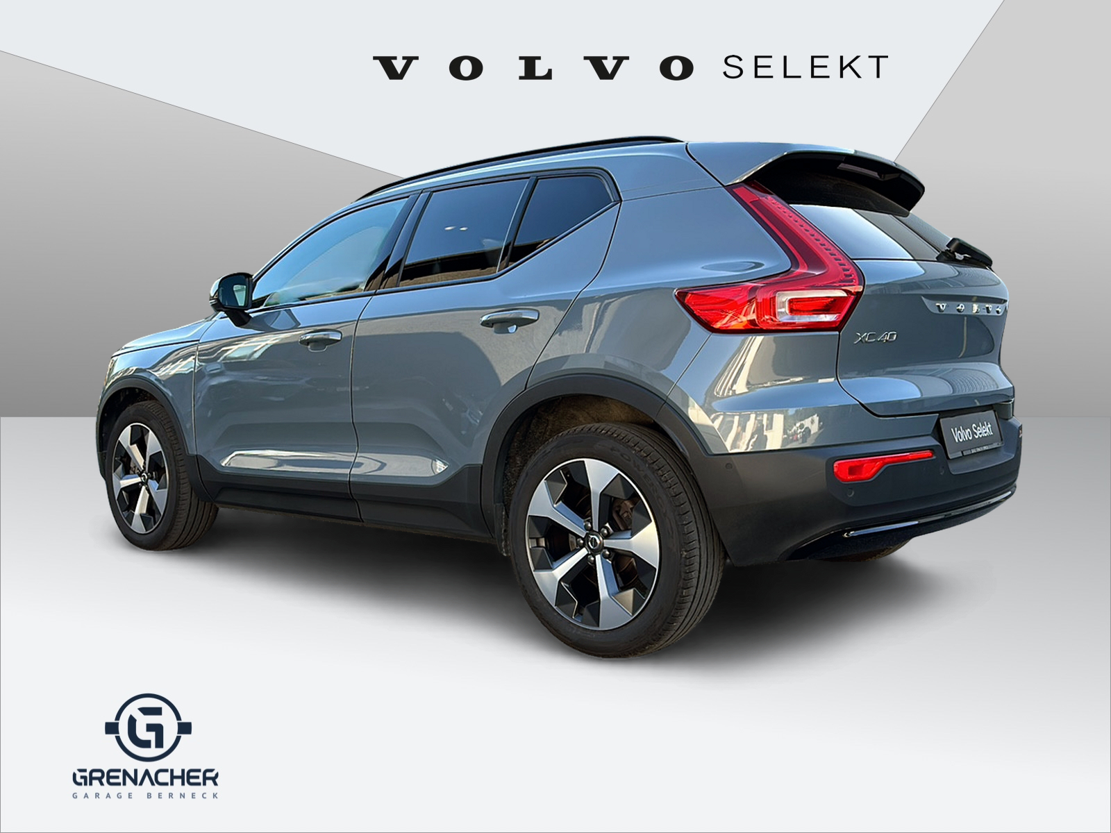 VOLVO XC40 2.0 B4 MH Ultimate Dark AWD-image-3