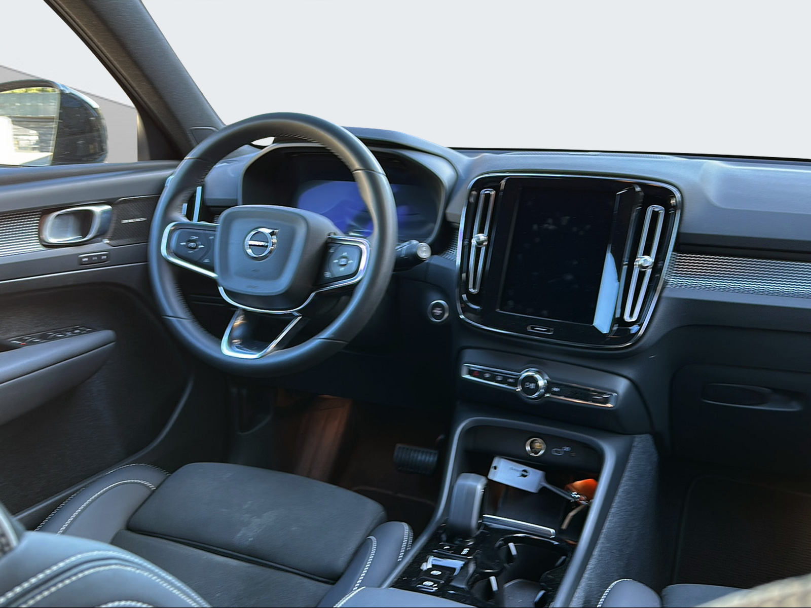 VOLVO XC40 2.0 B4 MH Ultimate Dark AWD-image-14