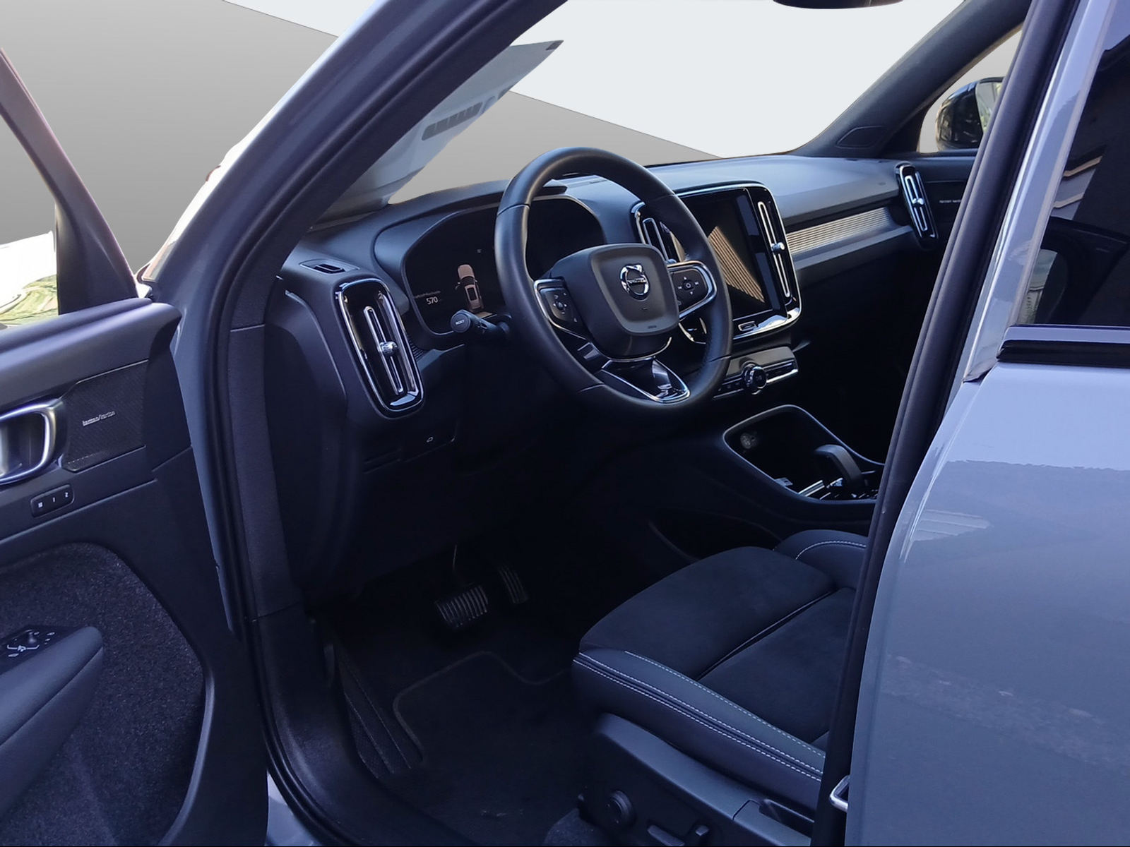VOLVO XC40 2.0 B4 MH Ultimate Dark AWD-image-10