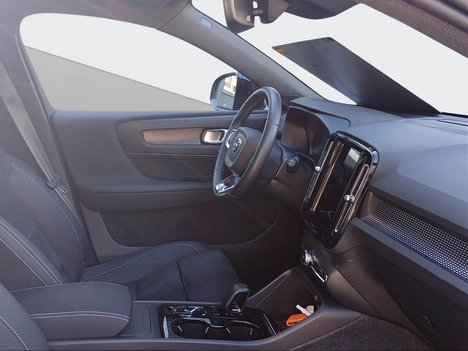VOLVO XC40 2.0 B4 MH Ultimate Dark AWD-image-13