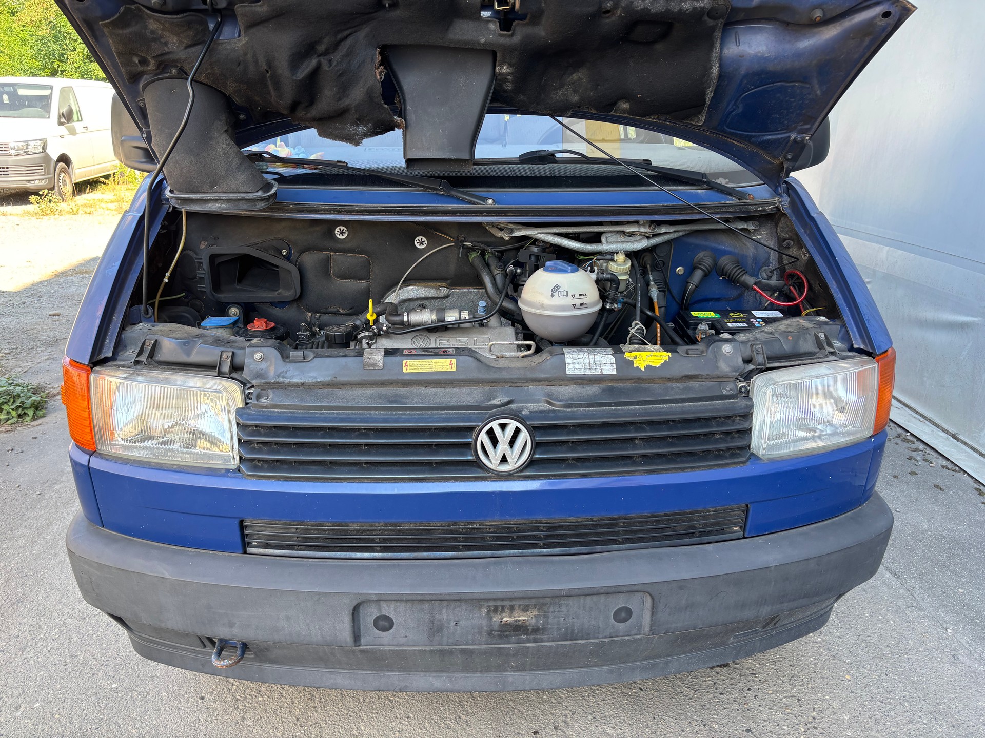 VW Bus verglasst mit 11 sitzen-image-13