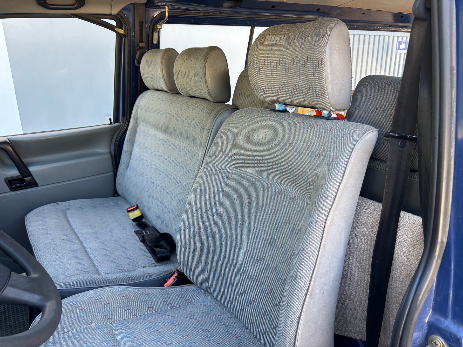 VW Bus verglasst mit 11 sitzen-image-9