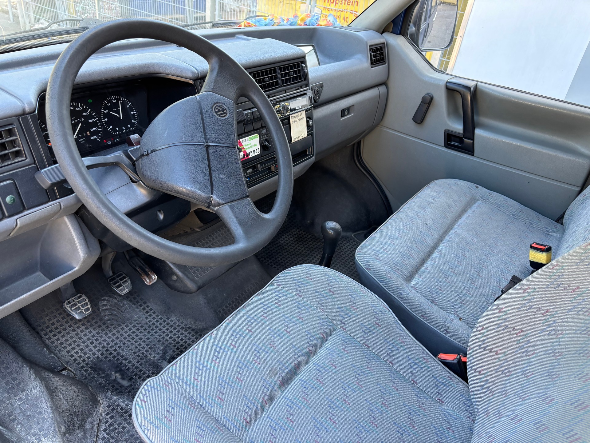 VW Bus verglasst mit 11 sitzen-image-8