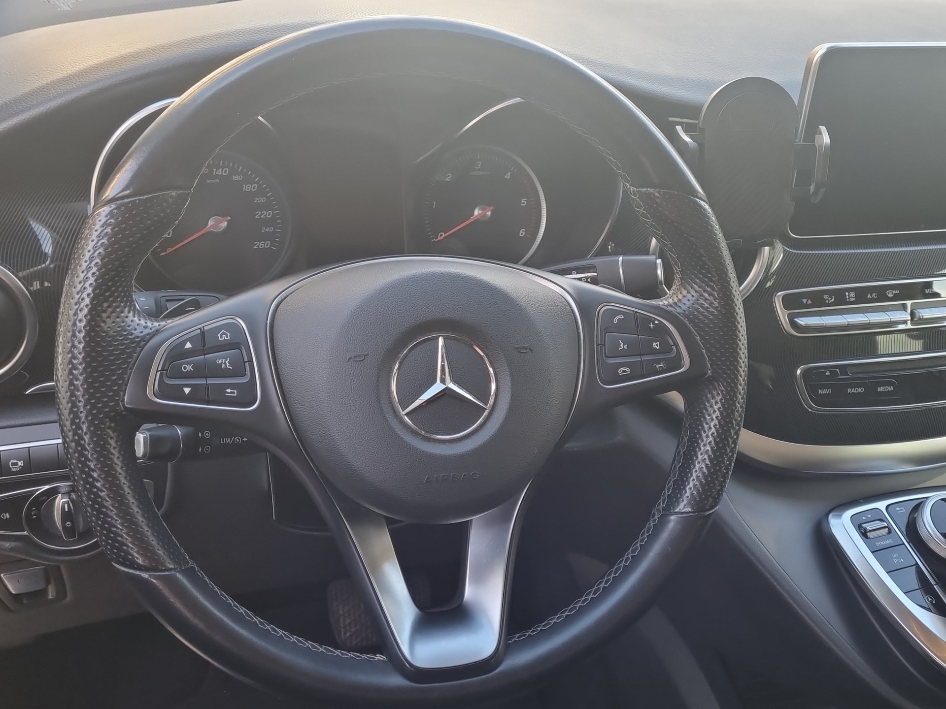 MERCEDES-BENZ V 250 d Trend lang 4Matic 7G-Tronic-image-11