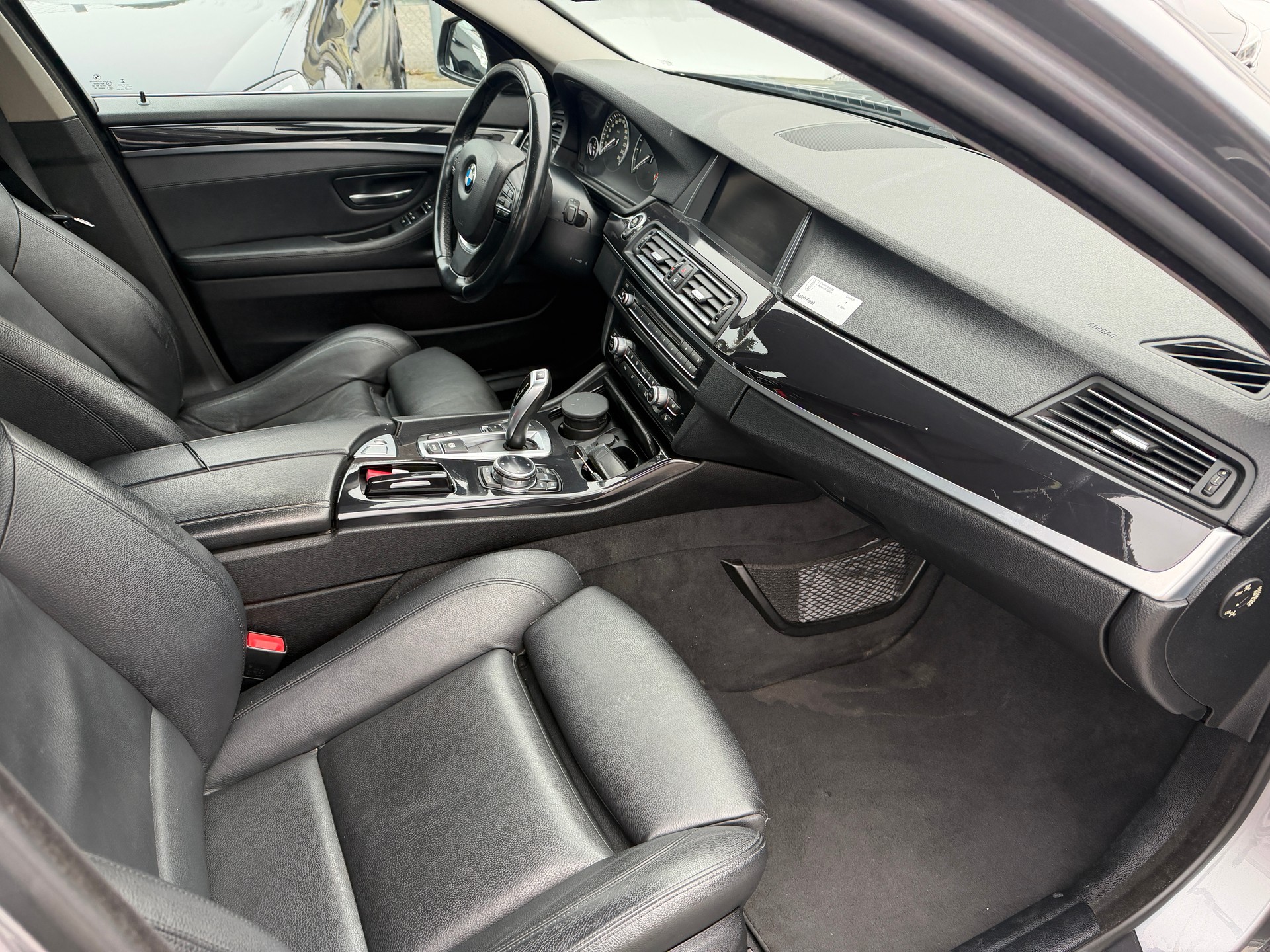 BMW 520d xDrive Steptronic-image-5