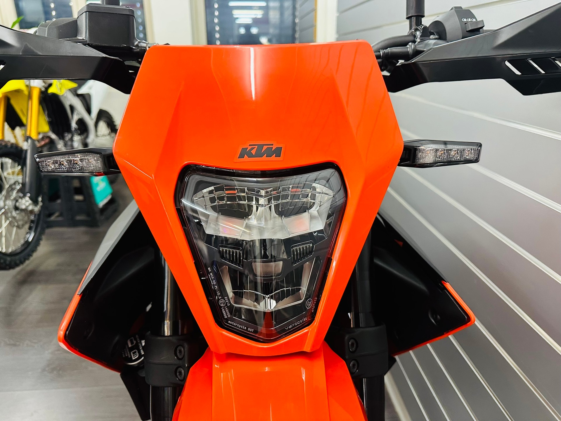 KTM 390 Enduro R-showroom-element-3