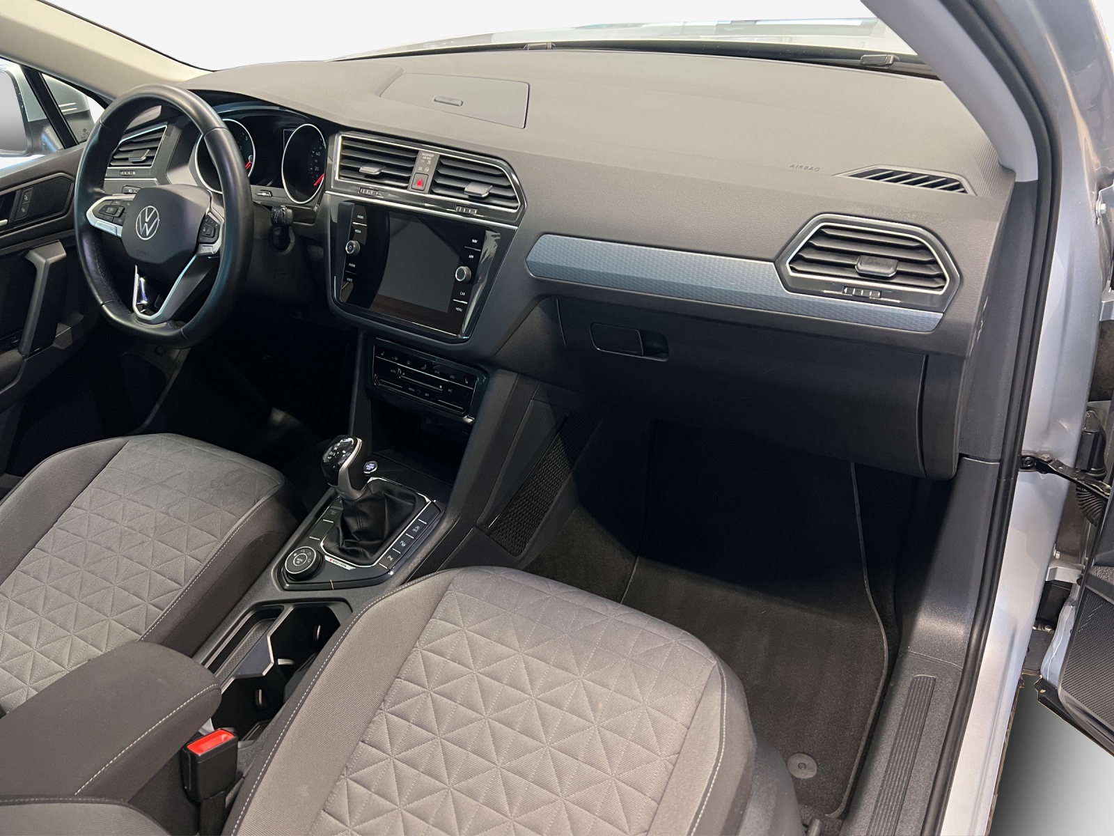 VW Tiguan 2.0TSI Life 4Motion DSG-image-15