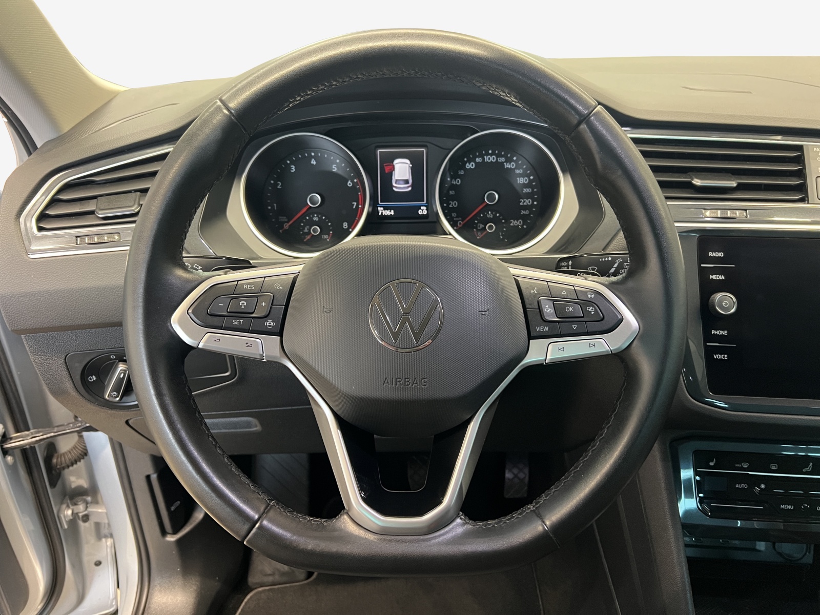 VW Tiguan 2.0TSI Life 4Motion DSG-image-9