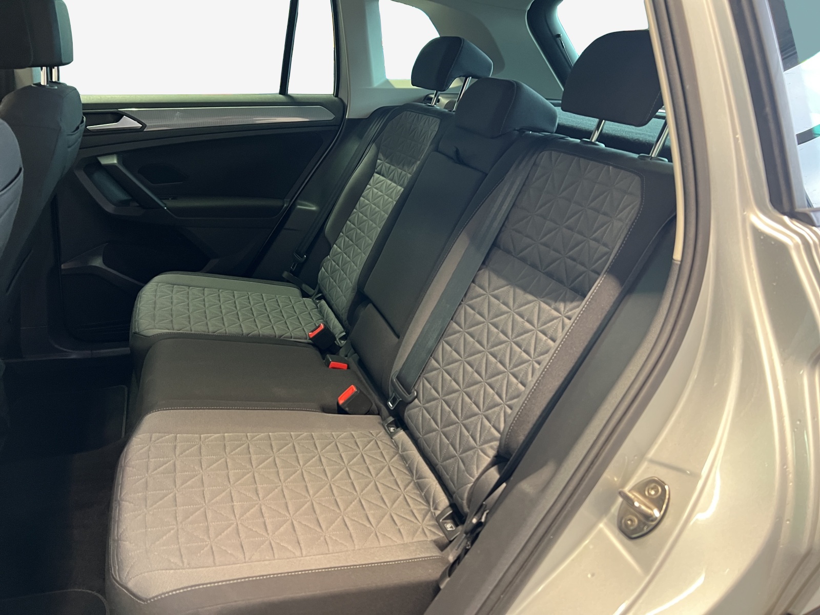 VW Tiguan 2.0TSI Life 4Motion DSG-image-11