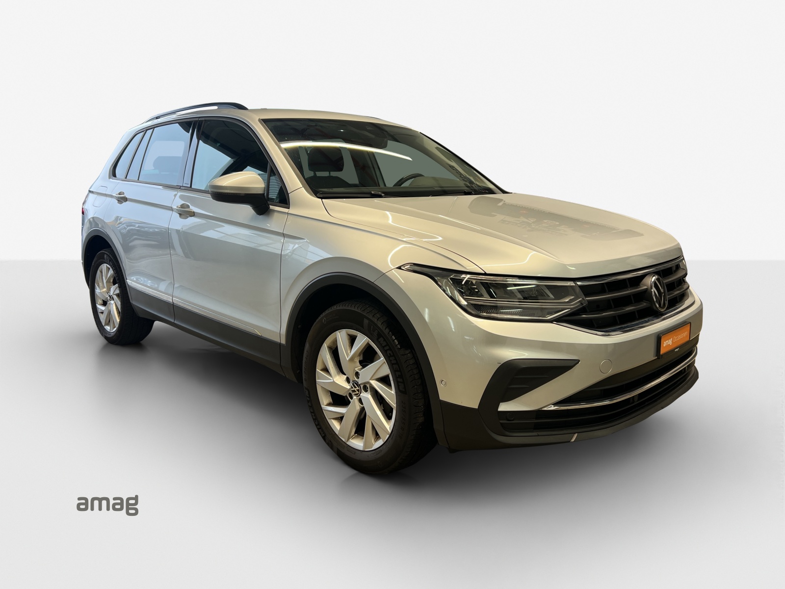VW Tiguan 2.0TSI Life 4Motion DSG-image-5