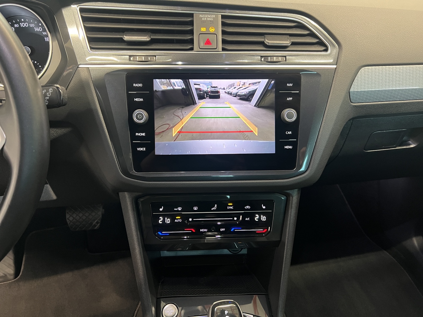 VW Tiguan 2.0TSI Life 4Motion DSG-image-10