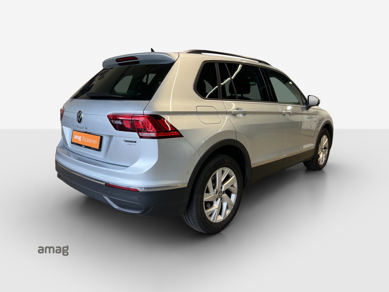 VW Tiguan 2.0TSI Life 4Motion DSG-image-4