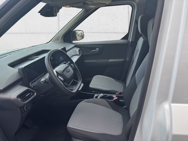 FORD E-Transit Courier Van Limited-image-8