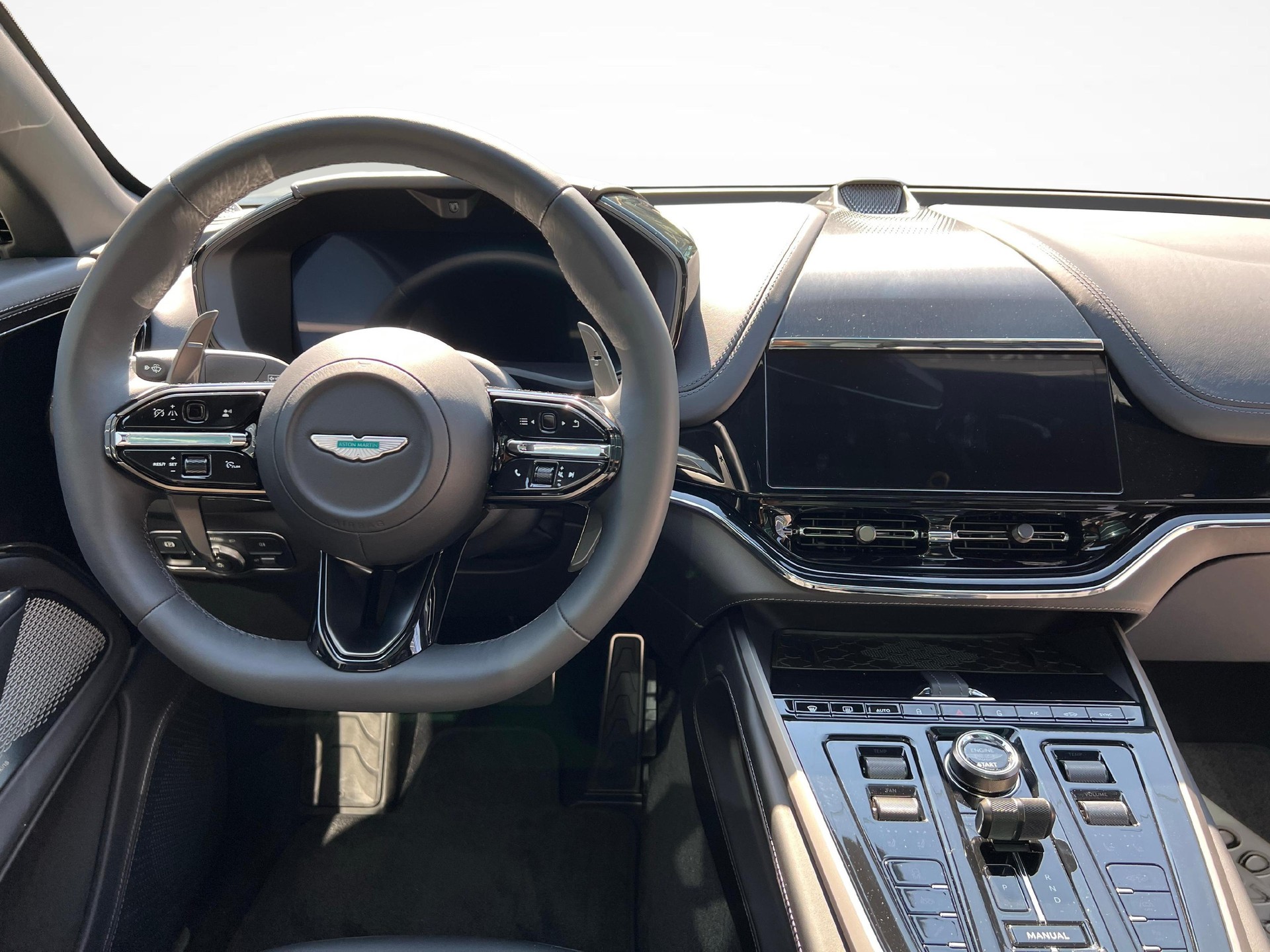 ASTON MARTIN DBX 707 4.0 V8 Bi-Turbo-image-8