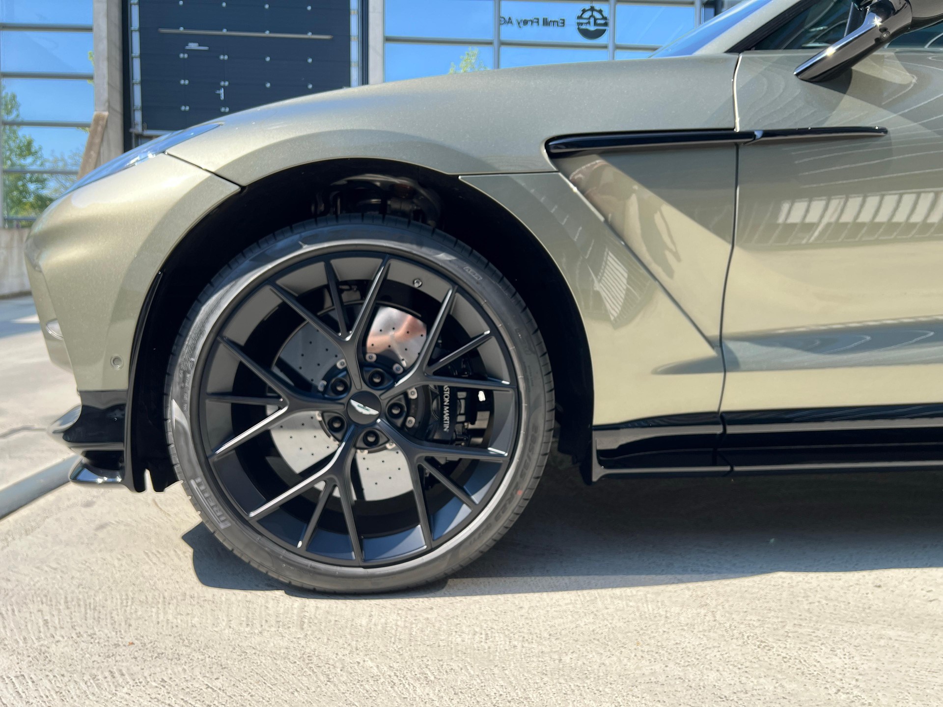 ASTON MARTIN DBX 707 4.0 V8 Bi-Turbo-image-12