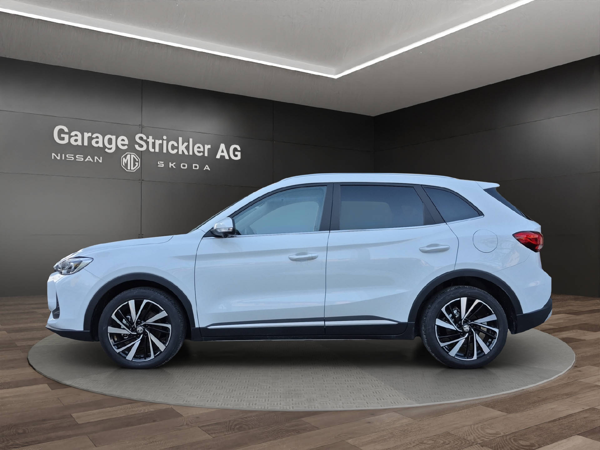 MG ZS 1.5 Hybrid+ Luxury-image-1