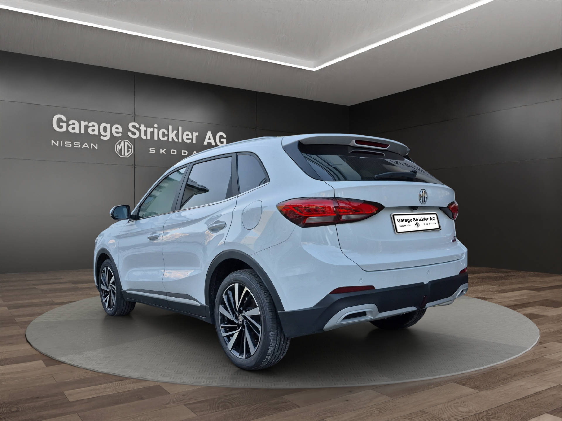 MG ZS 1.5 Hybrid+ Luxury-image-2