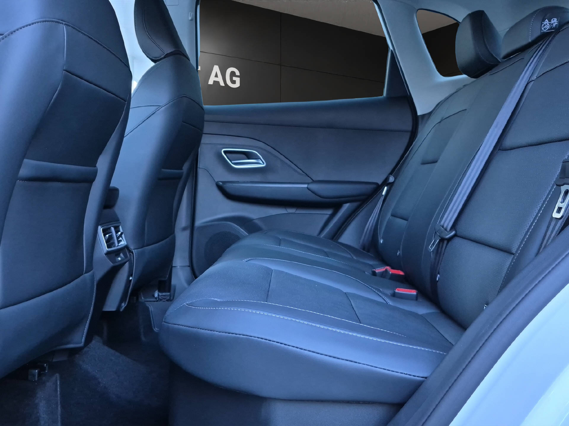 MG ZS 1.5 Hybrid+ Luxury-image-11