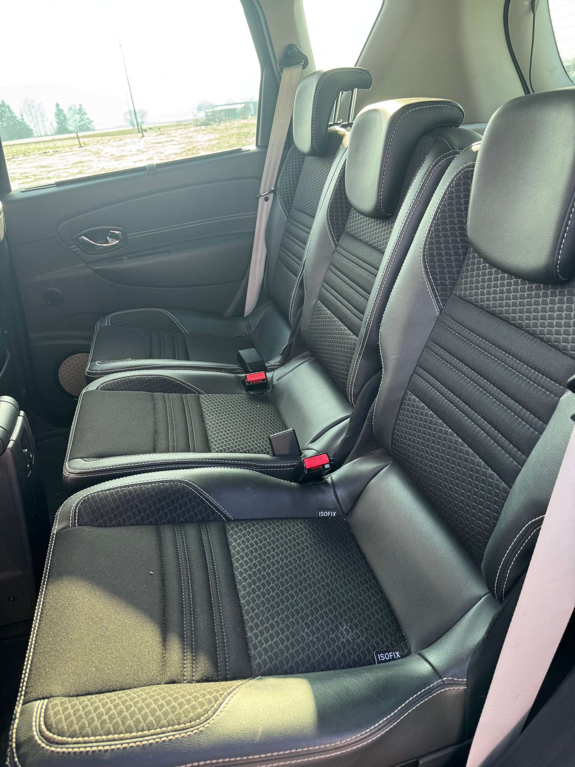RENAULT Scénic 1.2 16V Turbo Swiss Edition-image-4