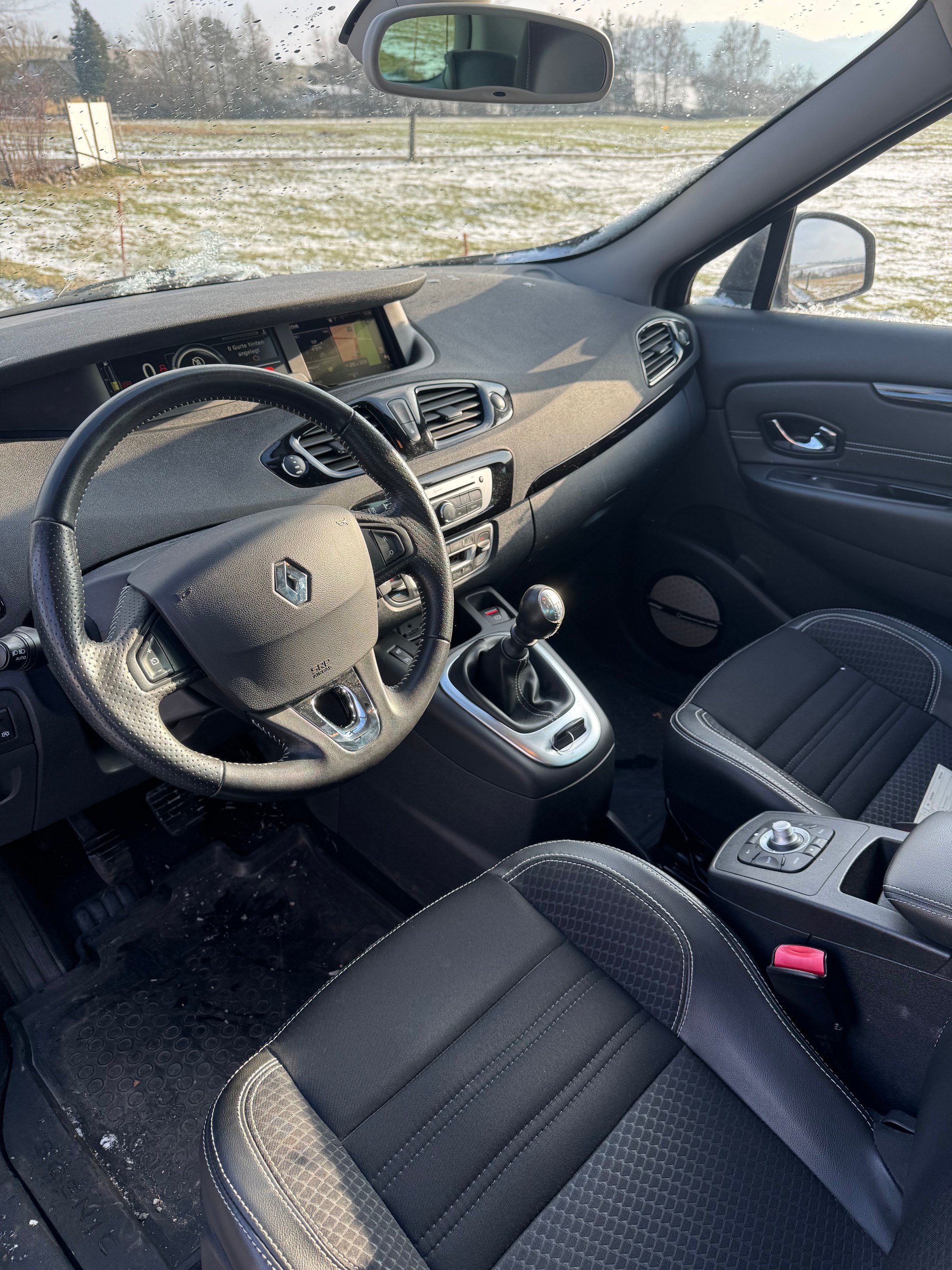 RENAULT Scénic 1.2 16V Turbo Swiss Edition-image-6
