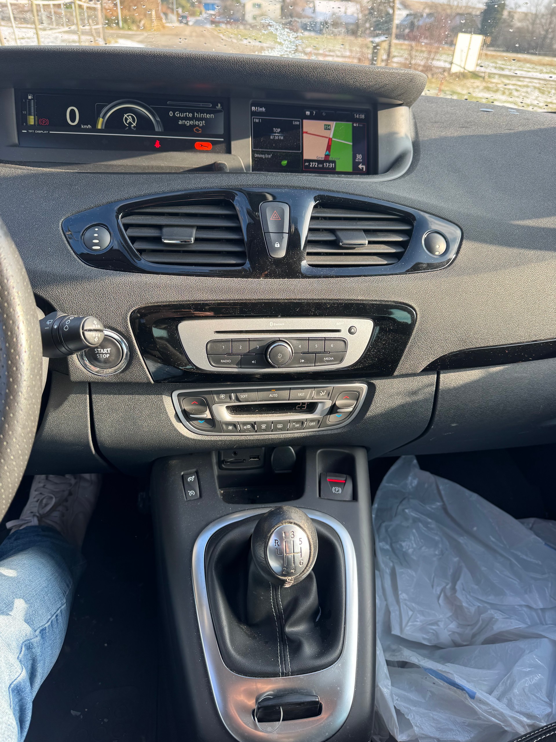 RENAULT Scénic 1.2 16V Turbo Swiss Edition-image-7