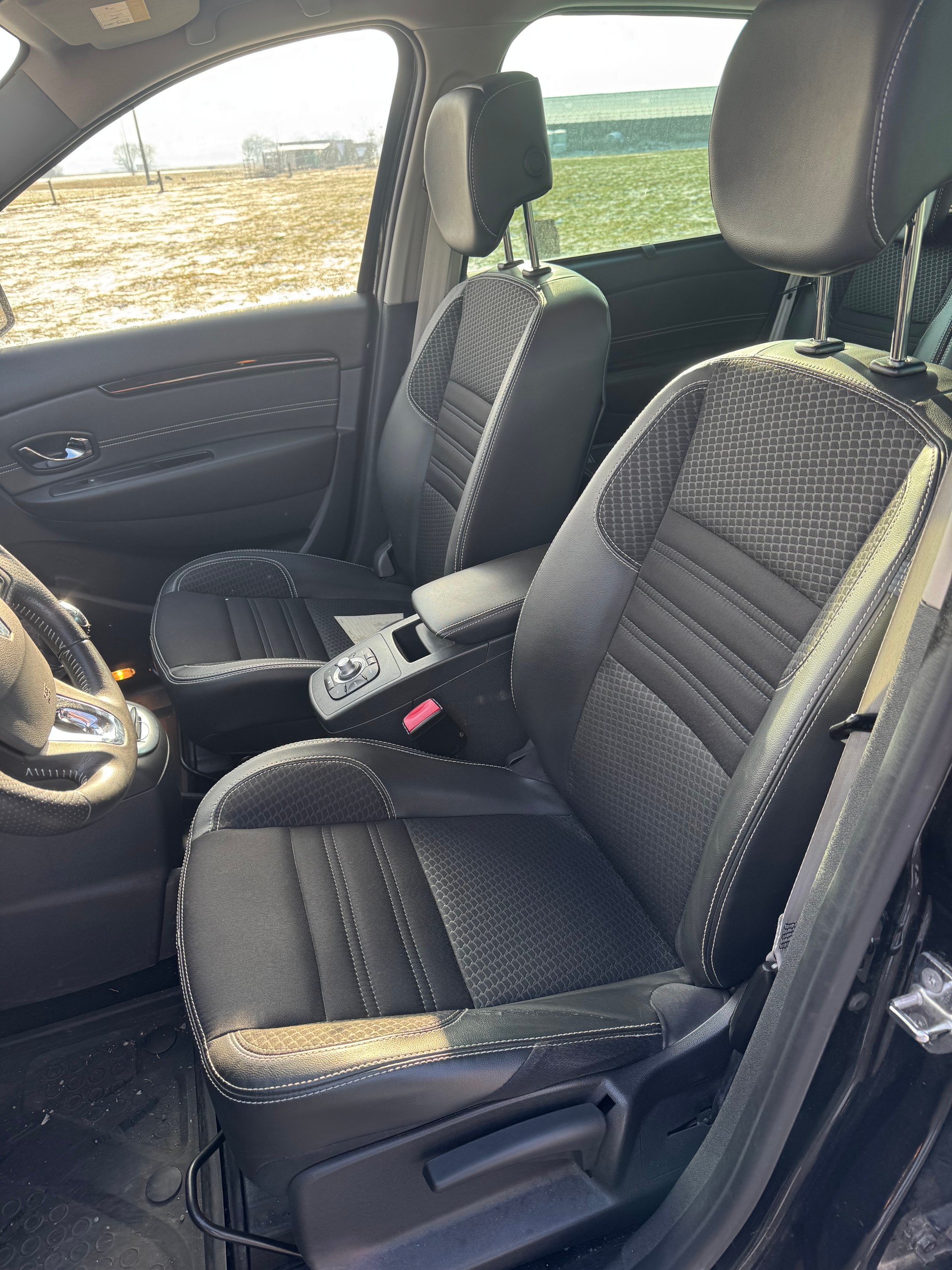 RENAULT Scénic 1.2 16V Turbo Swiss Edition-image-5