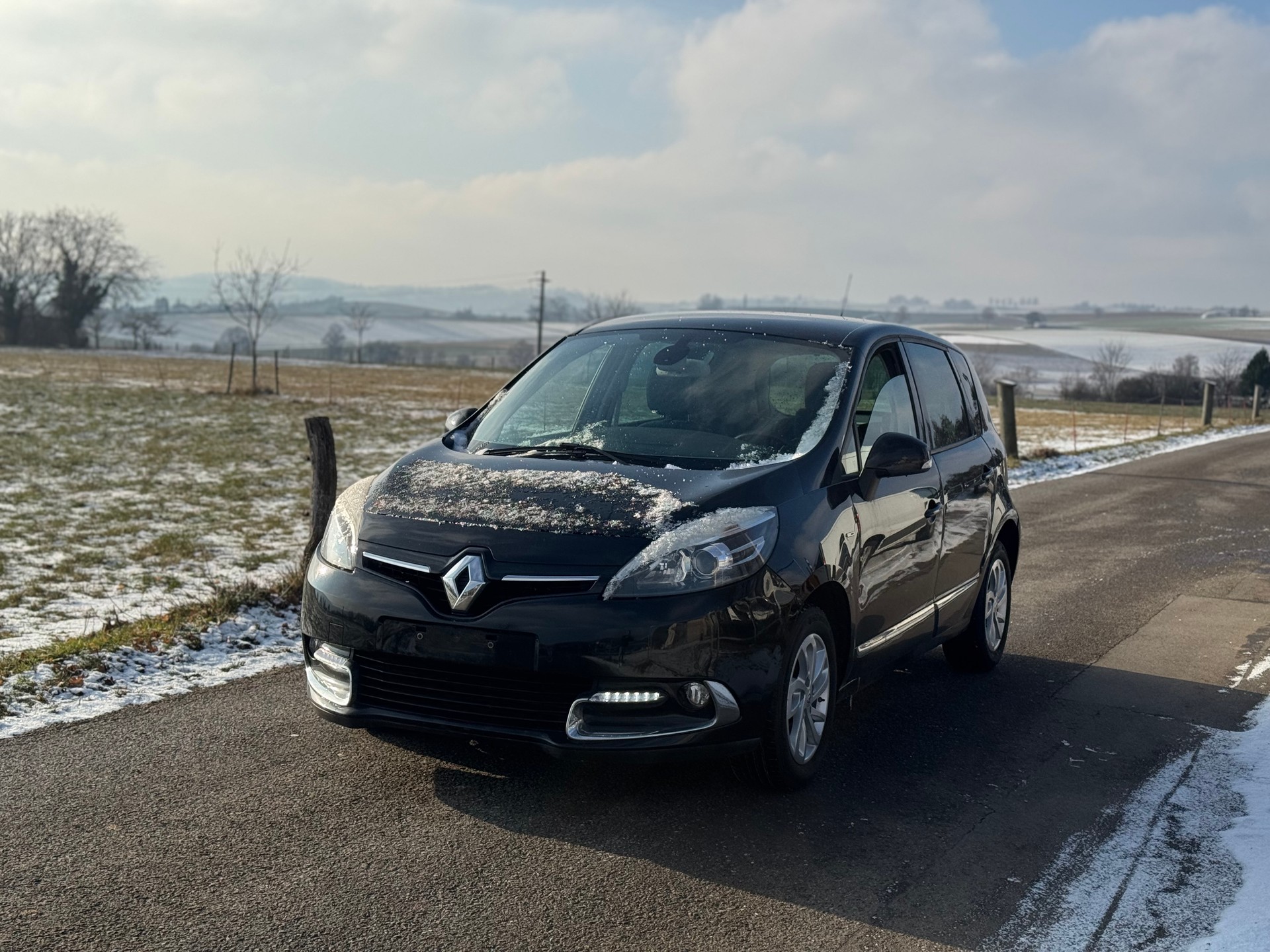RENAULT Scénic 1.2 16V Turbo Swiss Edition-image-0