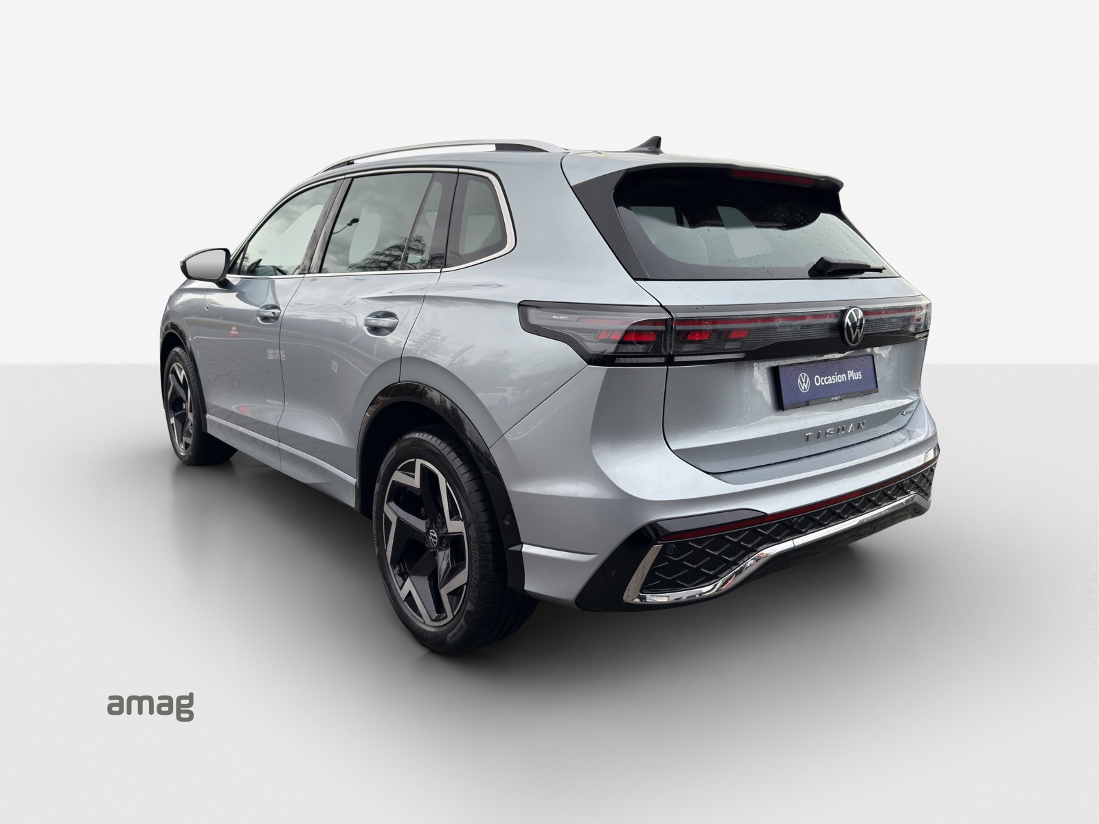 VW Tiguan 2.0 TDI SCR R-Line 4Motion DSG-image-2