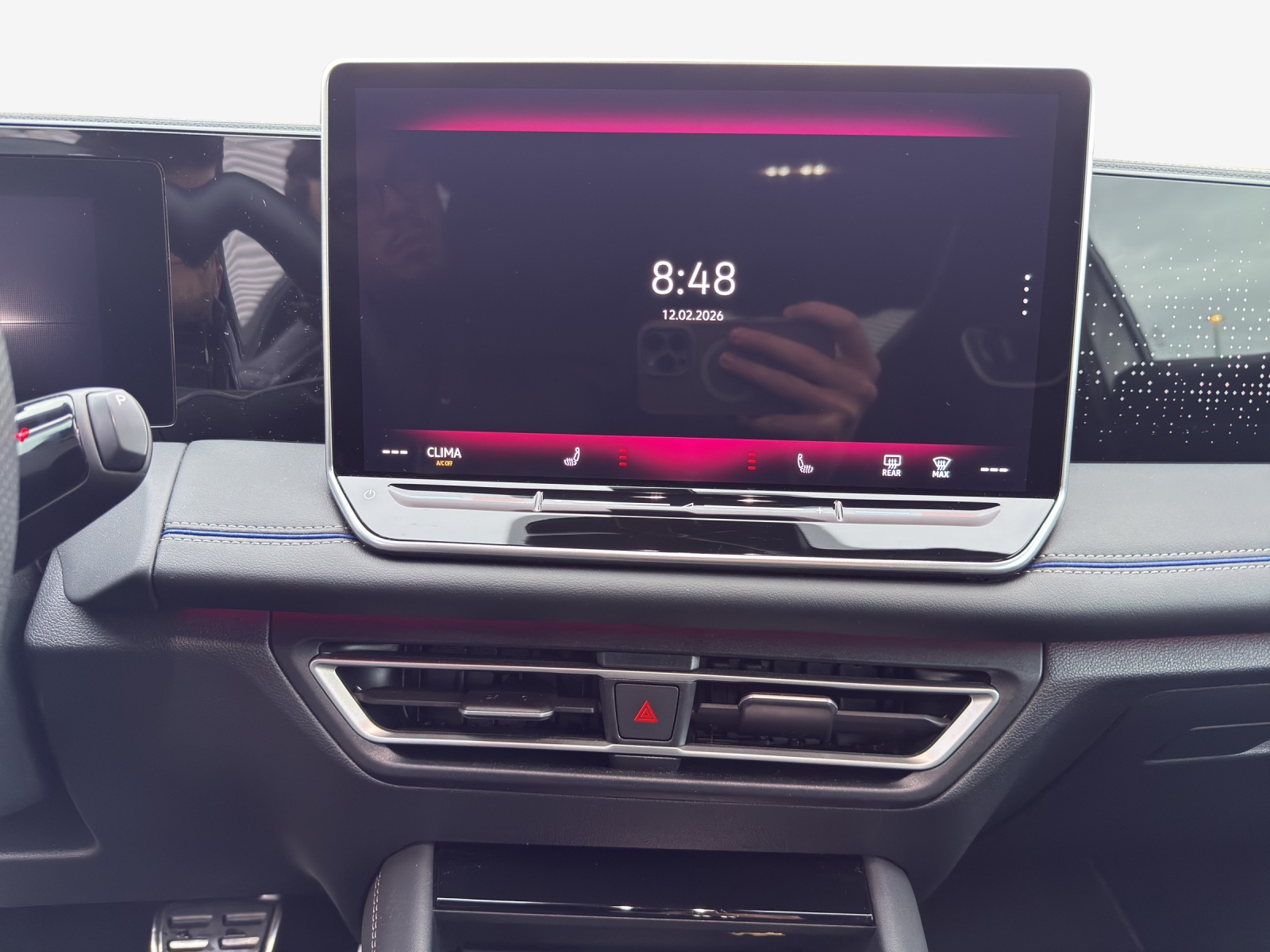 VW Tiguan 2.0 TDI SCR R-Line 4Motion DSG-image-10