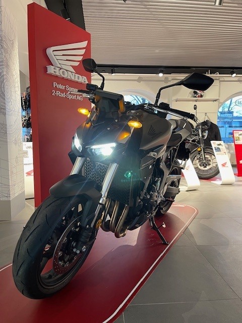 HONDA CB 1000-image-1