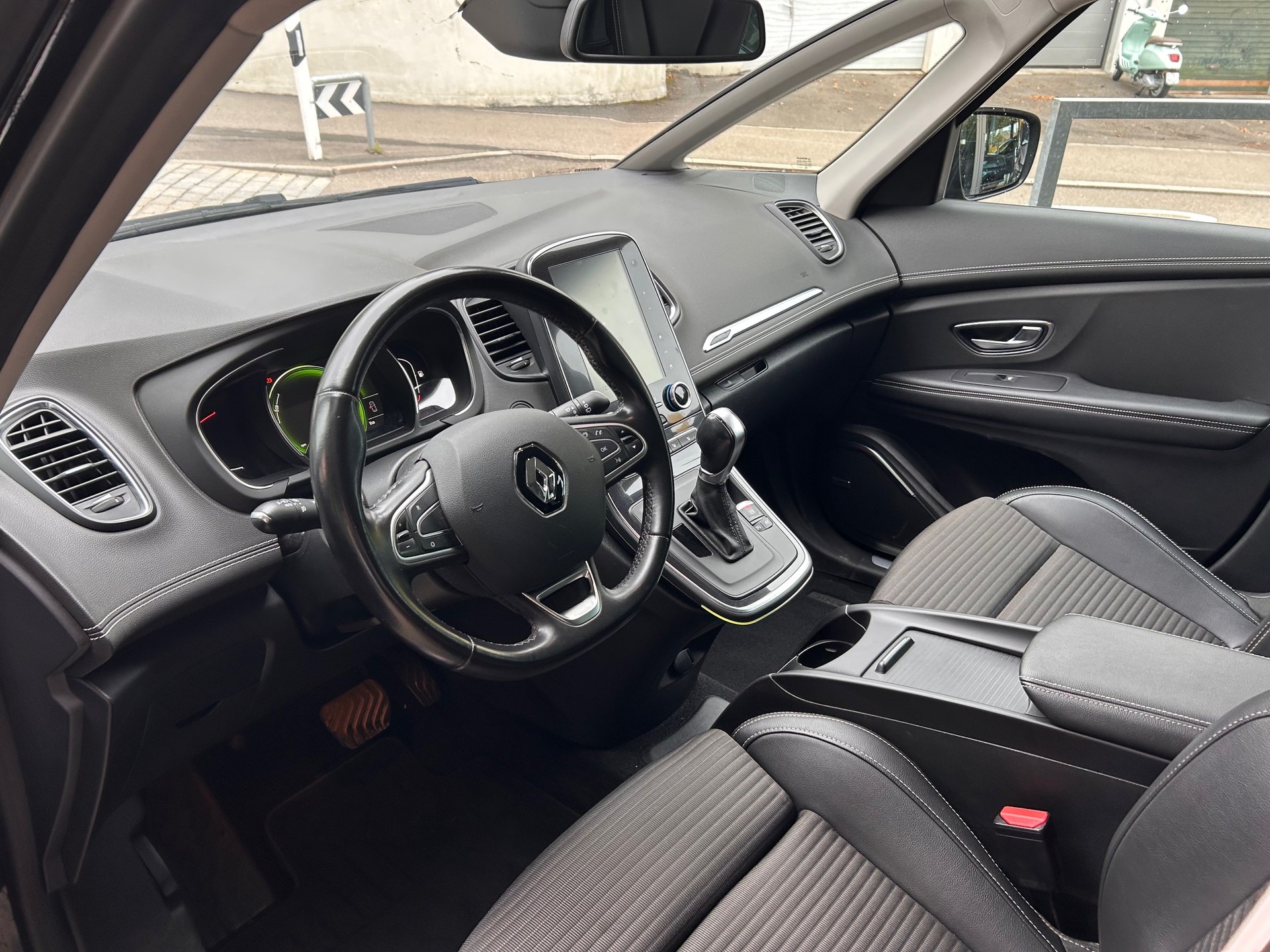 RENAULT Scénic 1.6 dCi Bose EDC-image-4