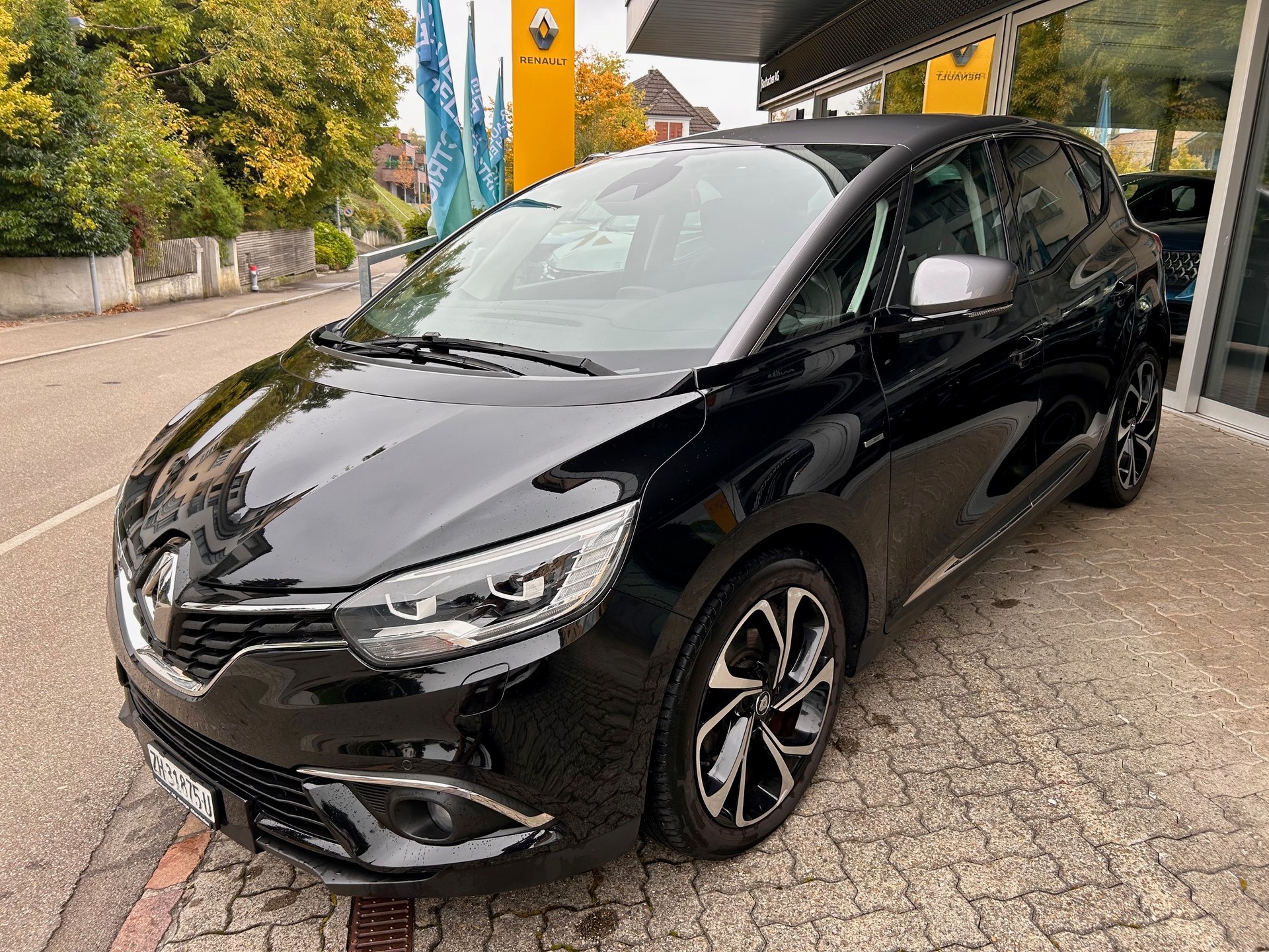 RENAULT Scénic 1.6 dCi Bose EDC-image-1