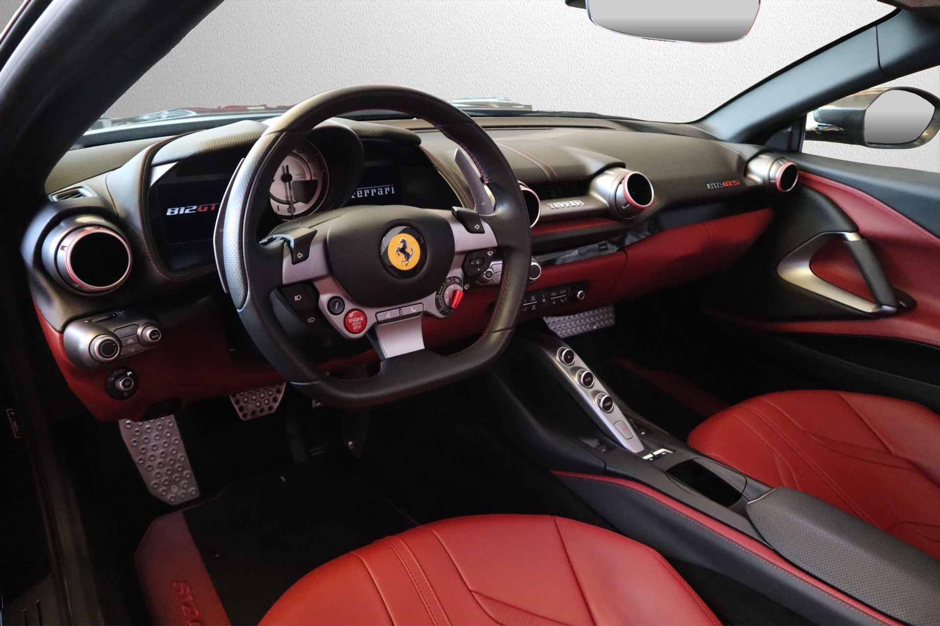 FERRARI 812 GTS-image-2