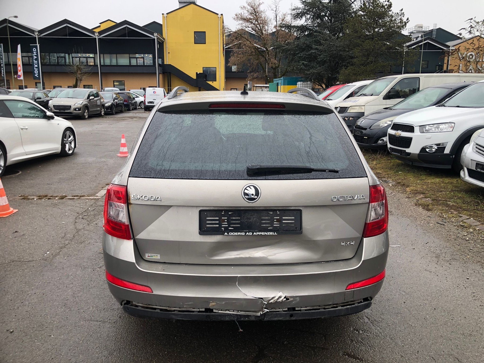 SKODA Octavia Combi 2.0 TDI Fresh 4x4-image-3