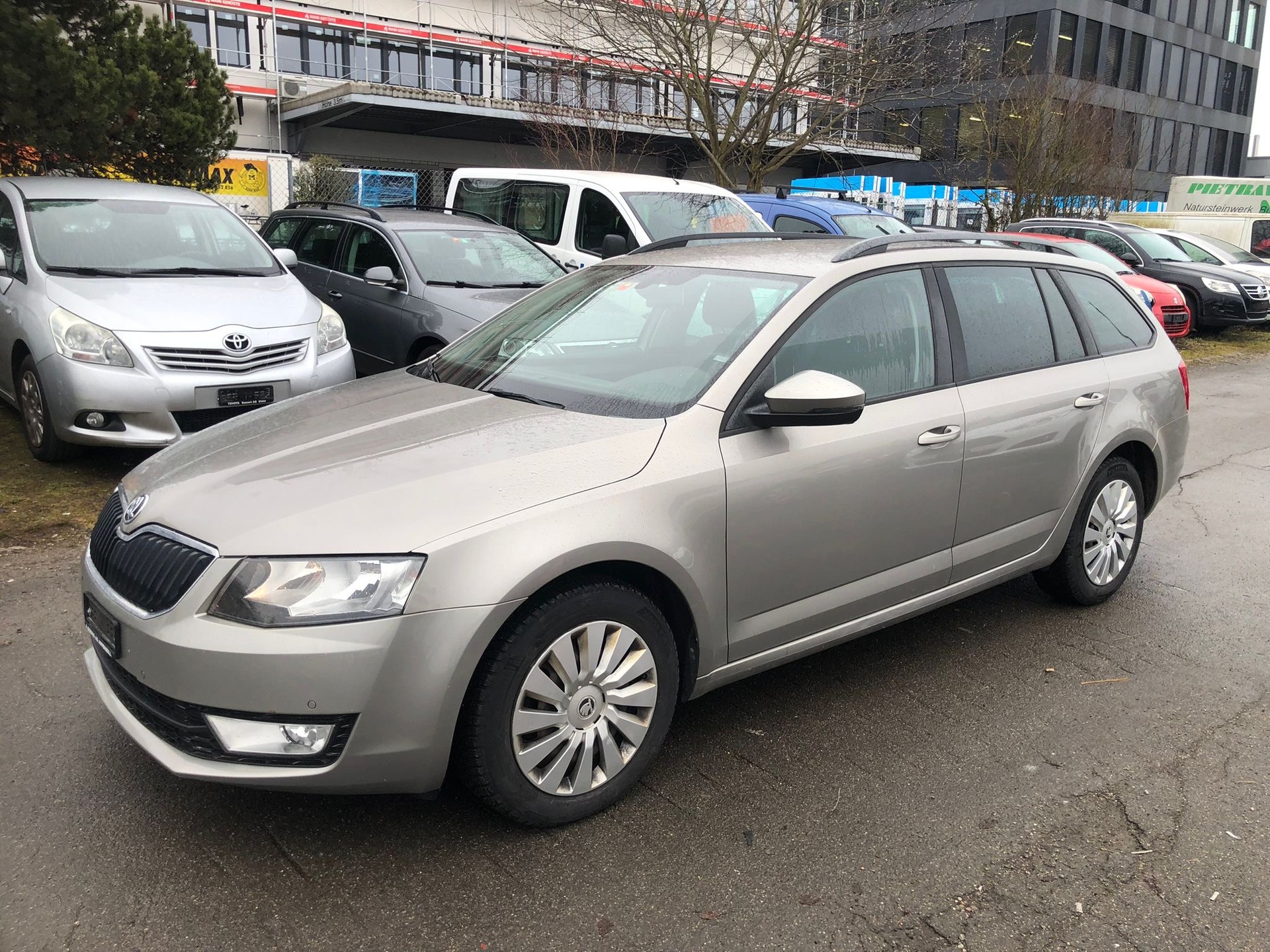 SKODA Octavia Combi 2.0 TDI Fresh 4x4-image-1