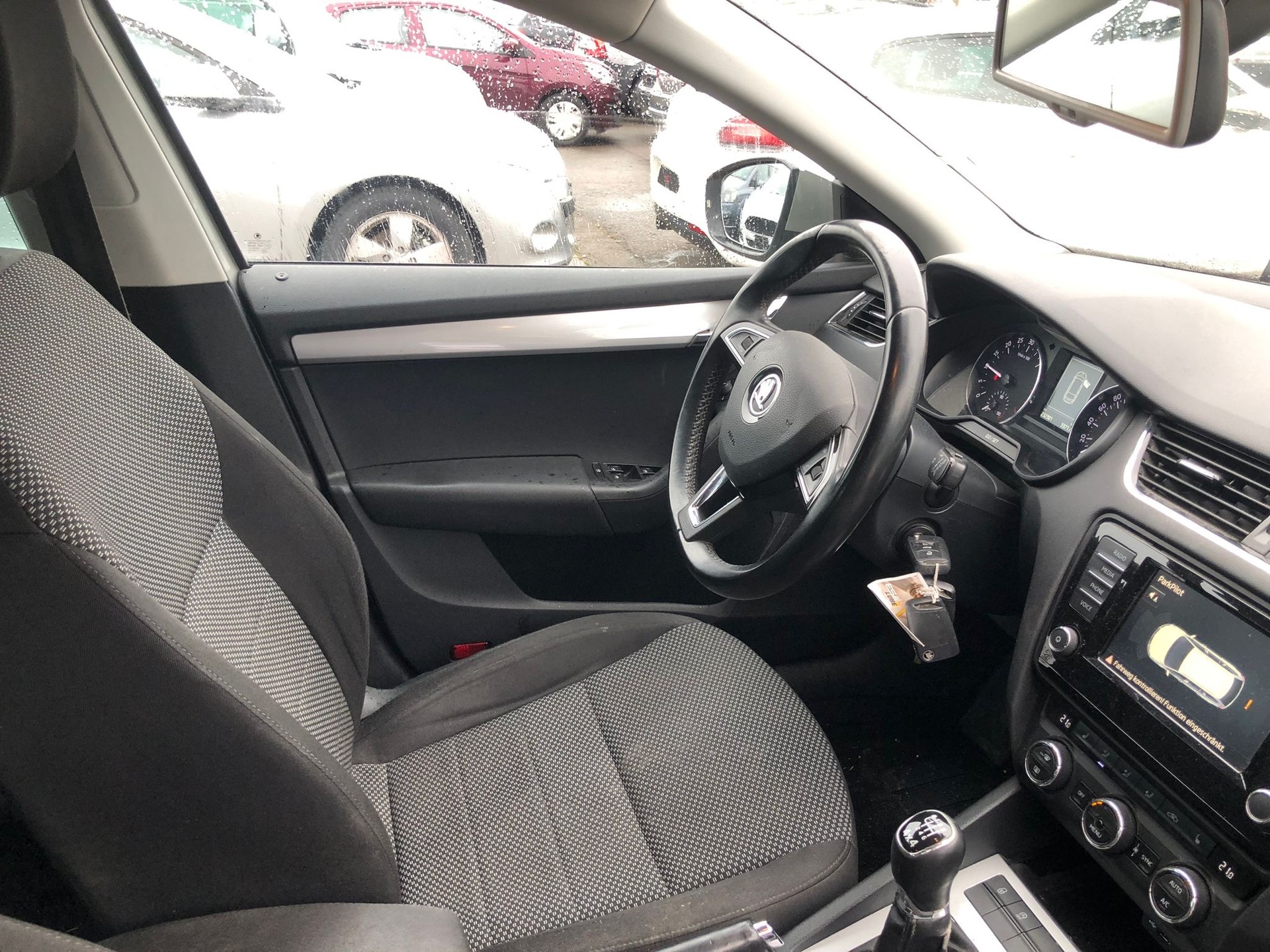 SKODA Octavia Combi 2.0 TDI Fresh 4x4-image-5