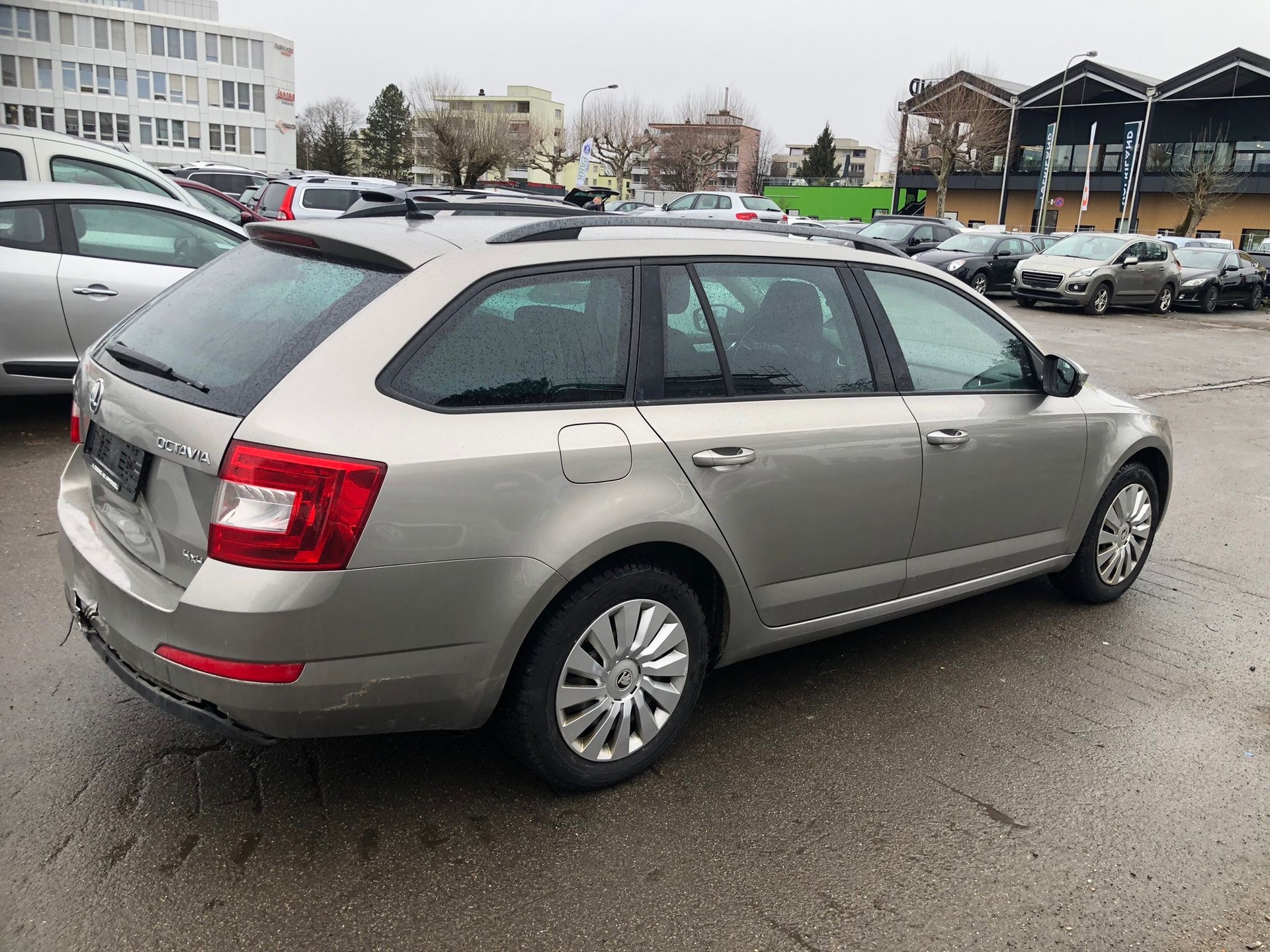 SKODA Octavia Combi 2.0 TDI Fresh 4x4-image-6