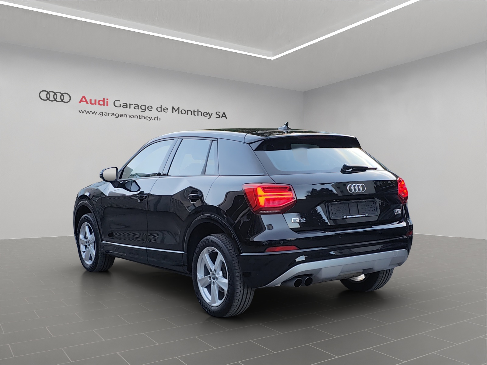 AUDI Q2 2.0 TFSI sport quattro S-tronic-image-2