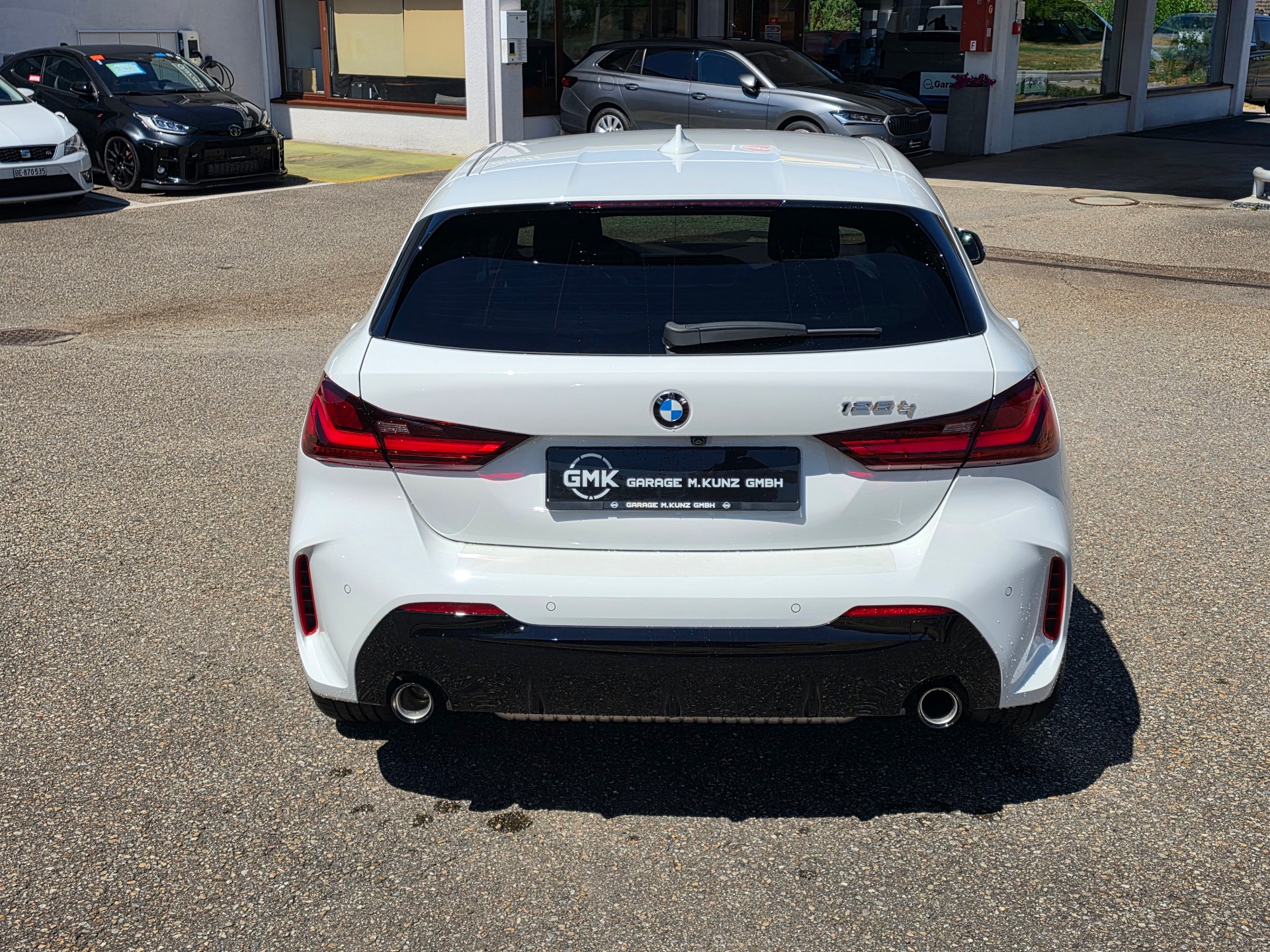 BMW 128ti-image-4