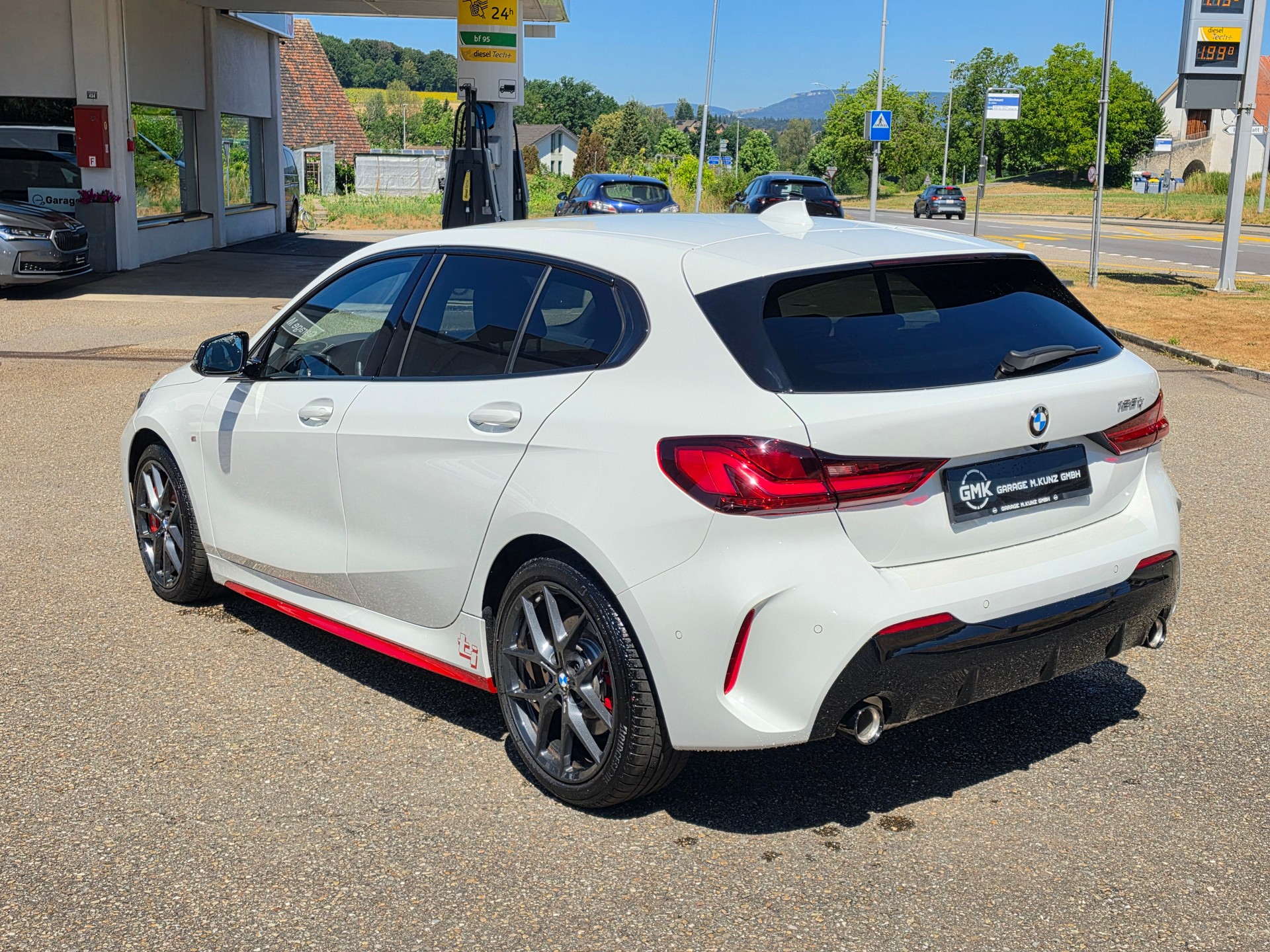 BMW 128ti-image-3