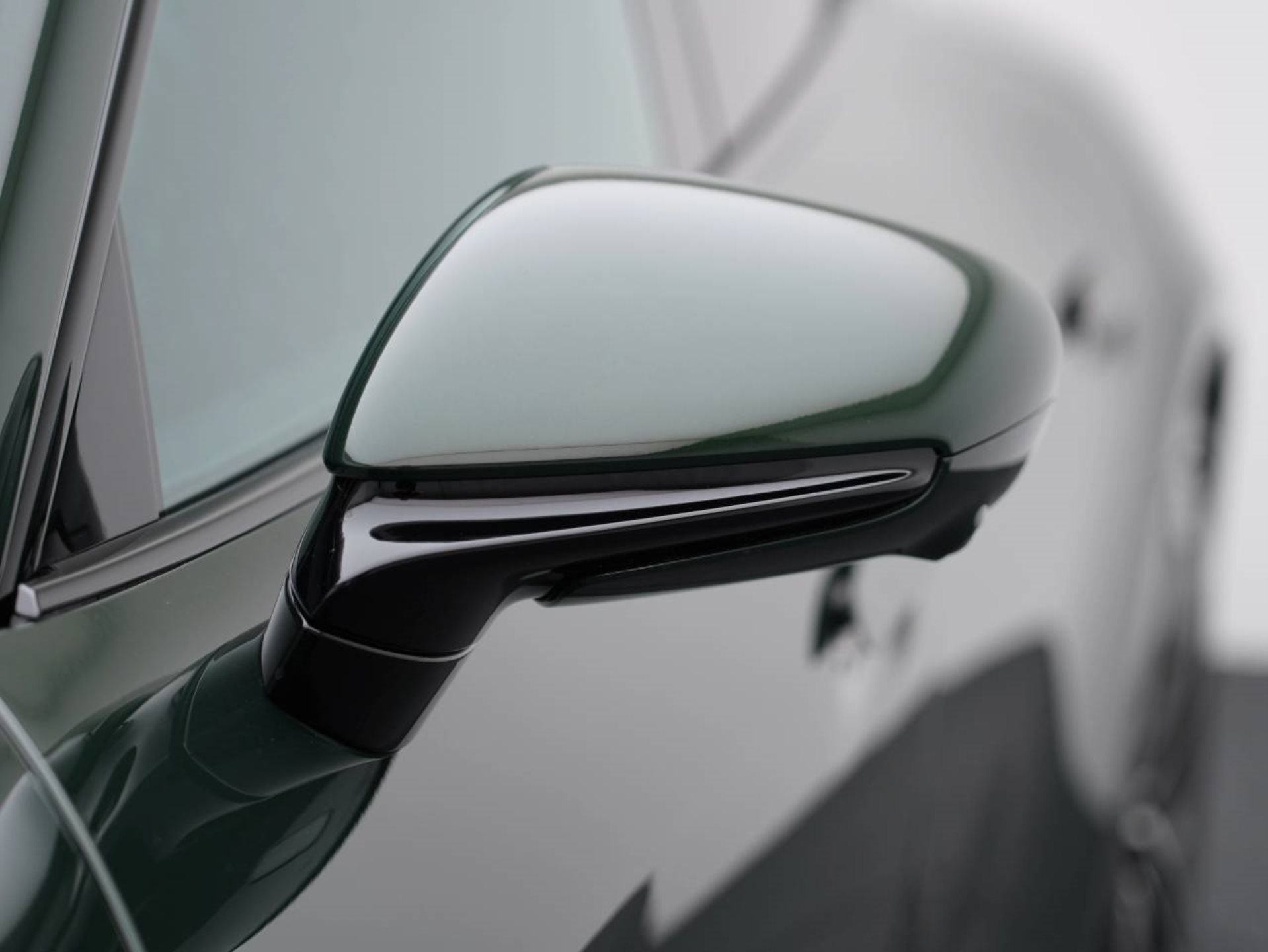 PORSCHE Taycan GTS Sport Turismo-image-13